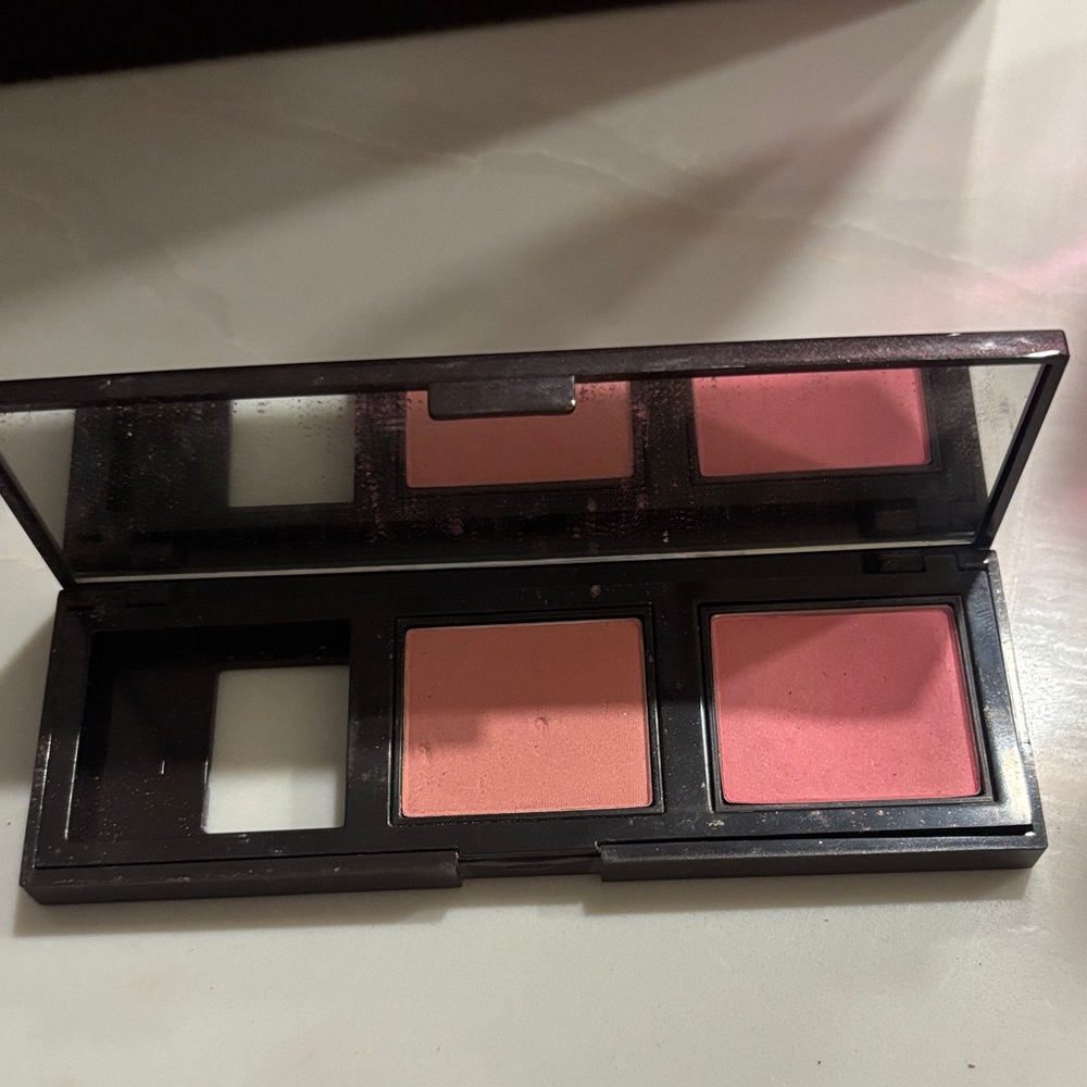 Laura Mercier Blush Duo in Charger/Palette ~ Rose Petal & Heather Pink